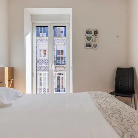 Comfort & Bright By Lovelystay *