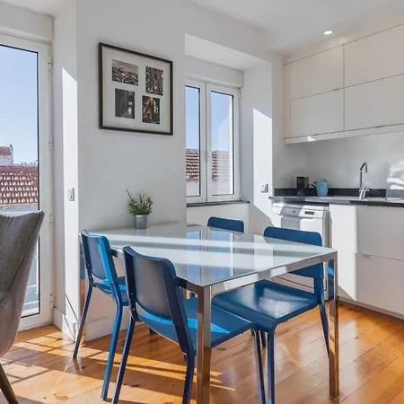 Apartment Comfort & Bright By Lovelystay
