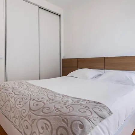 Comfort & Bright By Lovelystay Lisbon