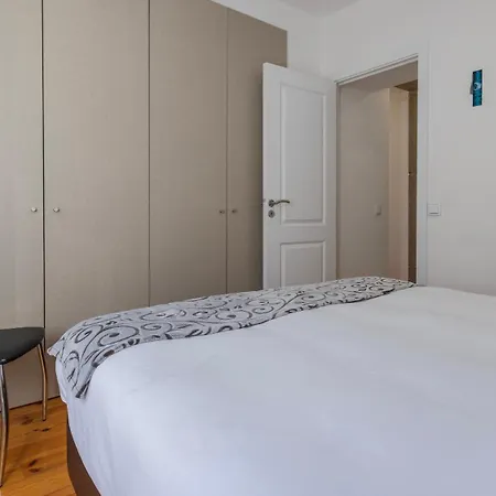 Apartment Comfort & Bright By Lovelystay