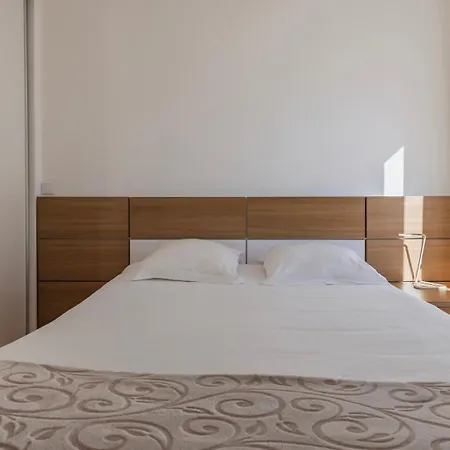 Apartment Comfort & Bright By Lovelystay *