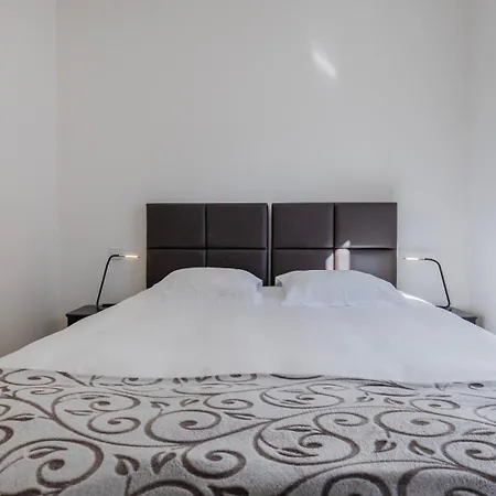 Apartment Comfort & Bright By Lovelystay *