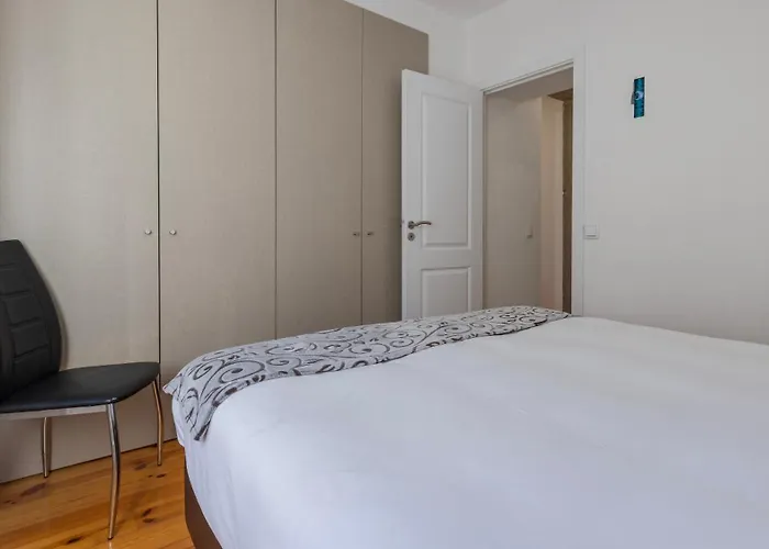 Apartment Comfort & Bright By Lovelystay