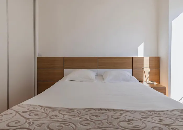 Apartment Comfort & Bright By Lovelystay *