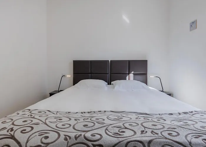 Apartment Comfort & Bright By Lovelystay *